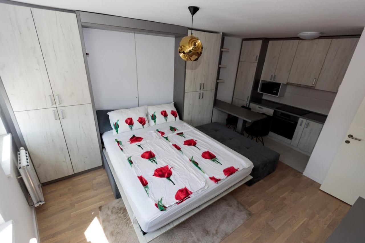 Apartman Skver Тузла Экстерьер фото