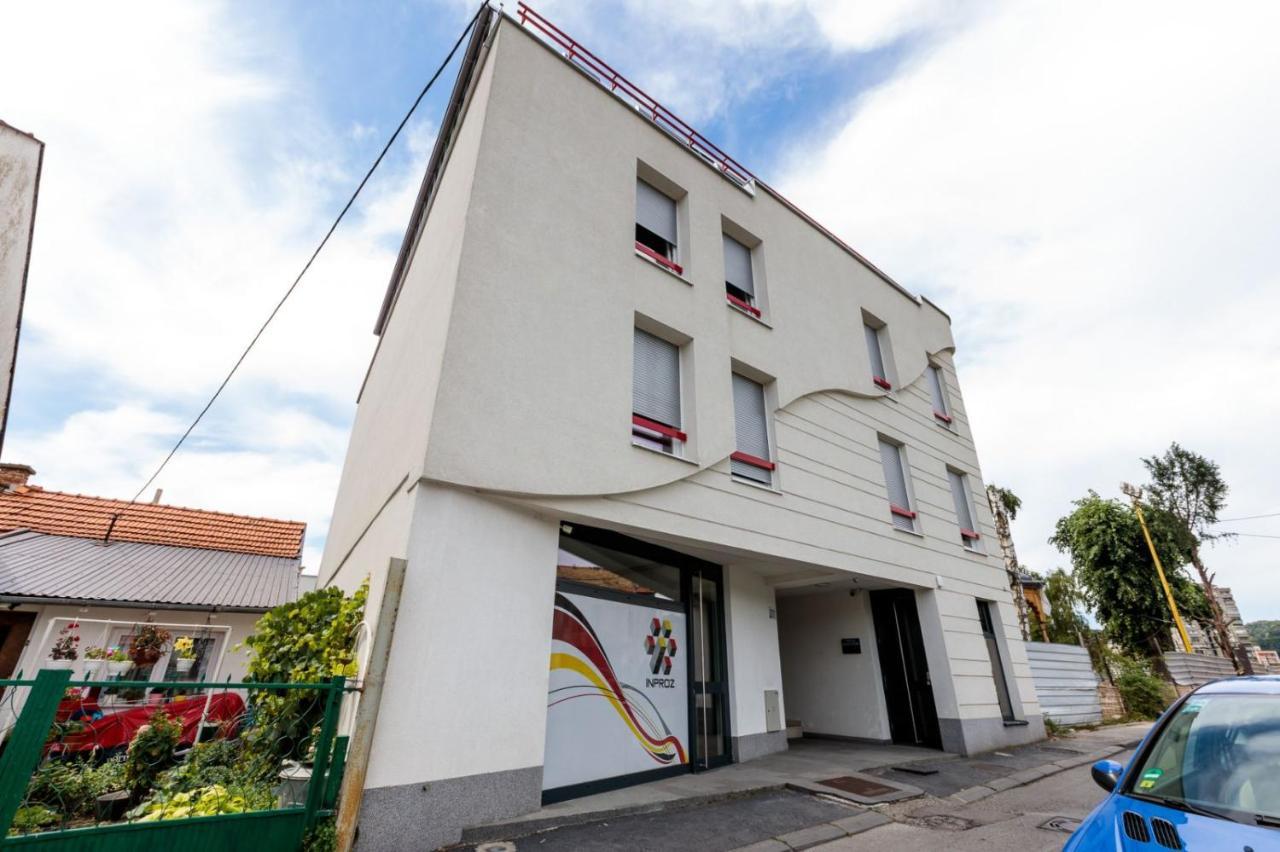 Apartman Skver Тузла Экстерьер фото
